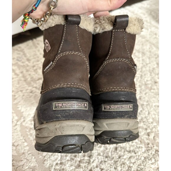 The North Face Boots Size 7- fits more like 6 - Picture 3 of 8